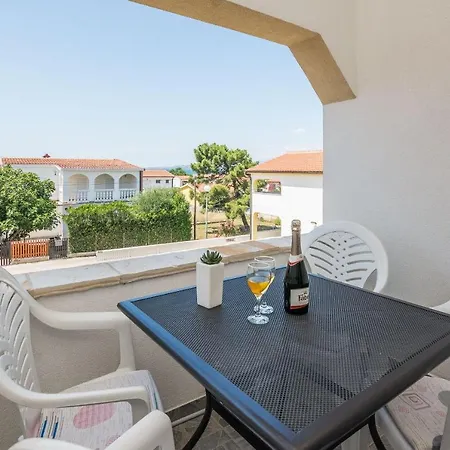 Galic Apartman Vir